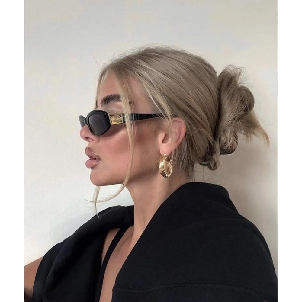Like New💛CHANEL vintage  Black/ Dark blue Sunglasses with Gold Detail - Picture 4 of 11